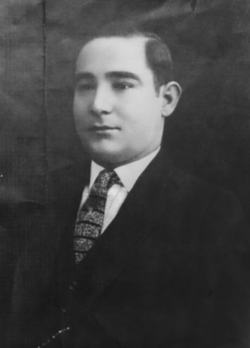 Samuel "Samoots" Amatuna the gangster and hitman who died November 13, 1925 a couple days after being shot at a barbershop.